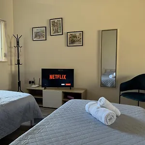 Private One Bedroom Close To Airport In , Ħal Luqa Malte